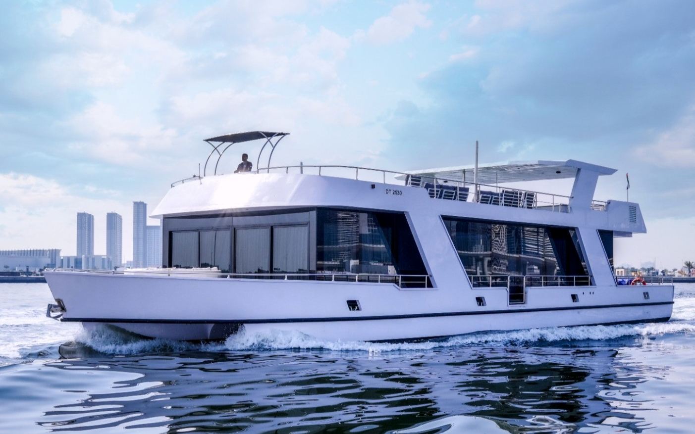 Bella Vitta (100 ft)