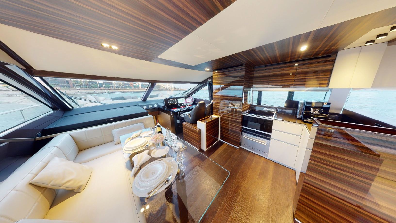 Ferretti 67 ft: view 15
