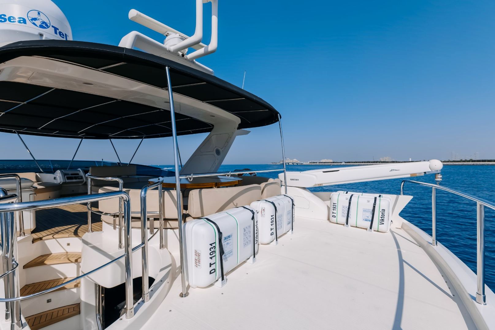 Azimut Viktoria: view 9