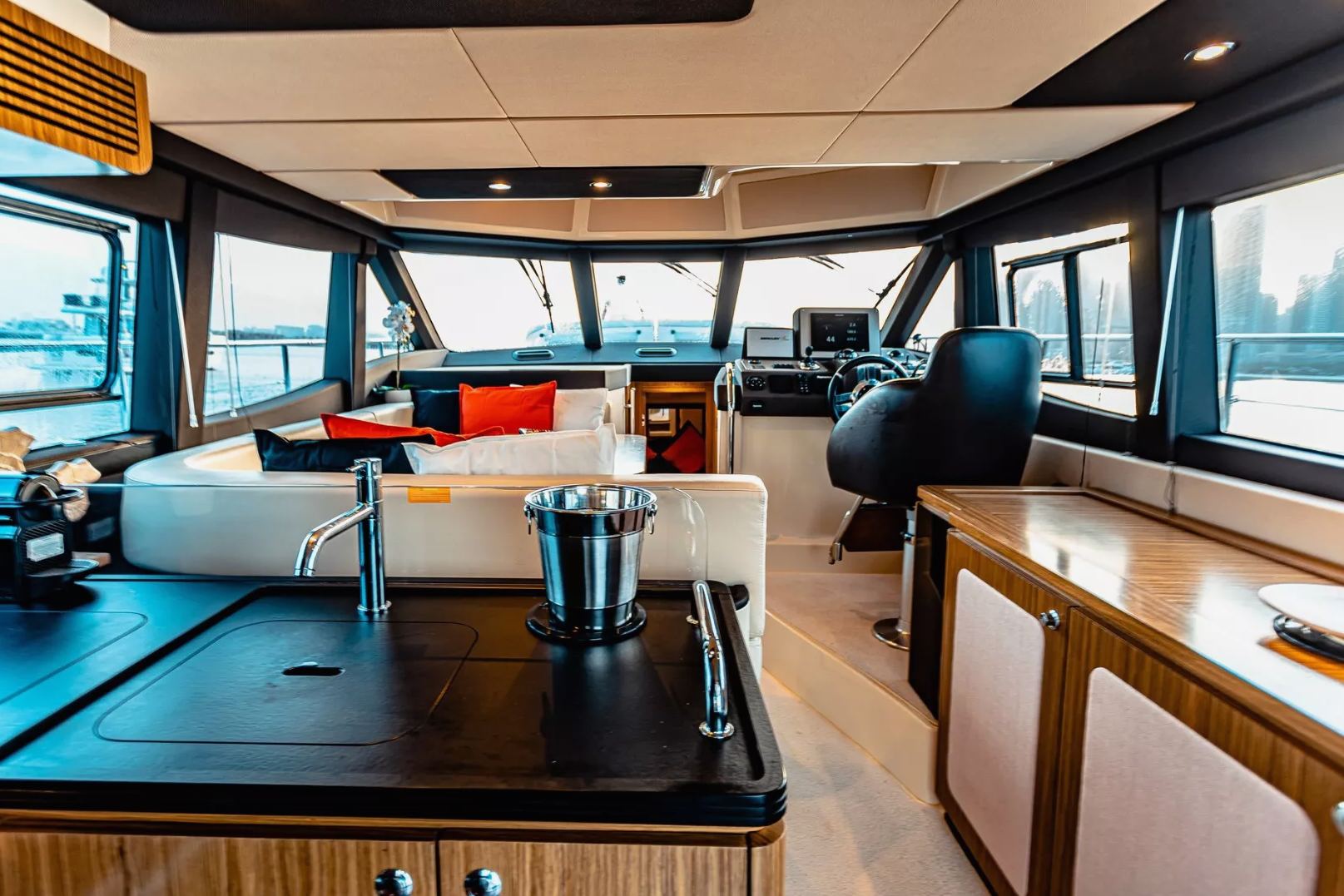 Azimut Magellano 43 ft: view 12
