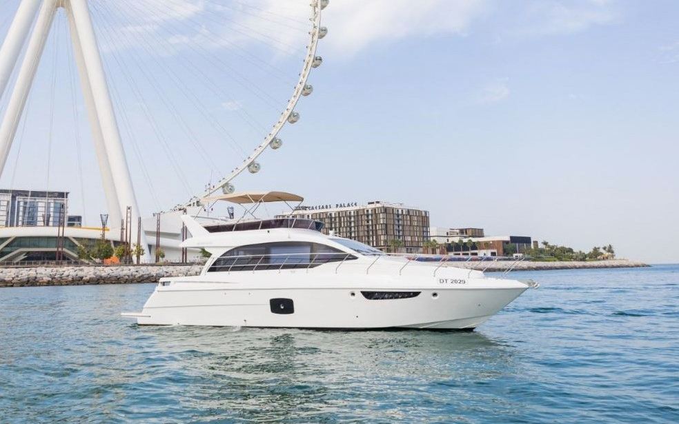 Sky Walker Axa (52 ft)
