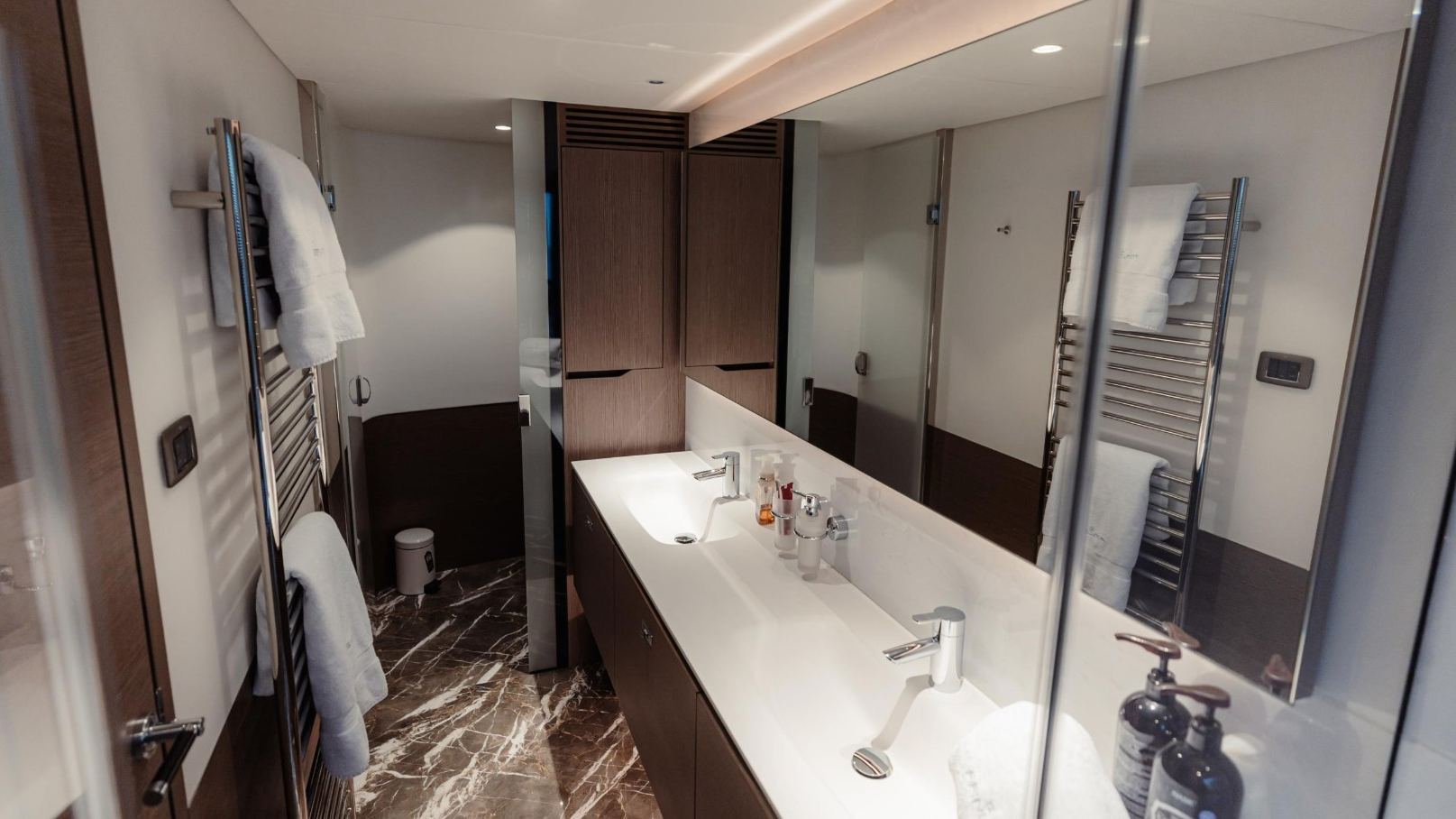 Princess 95X Super-flybridge: view 13