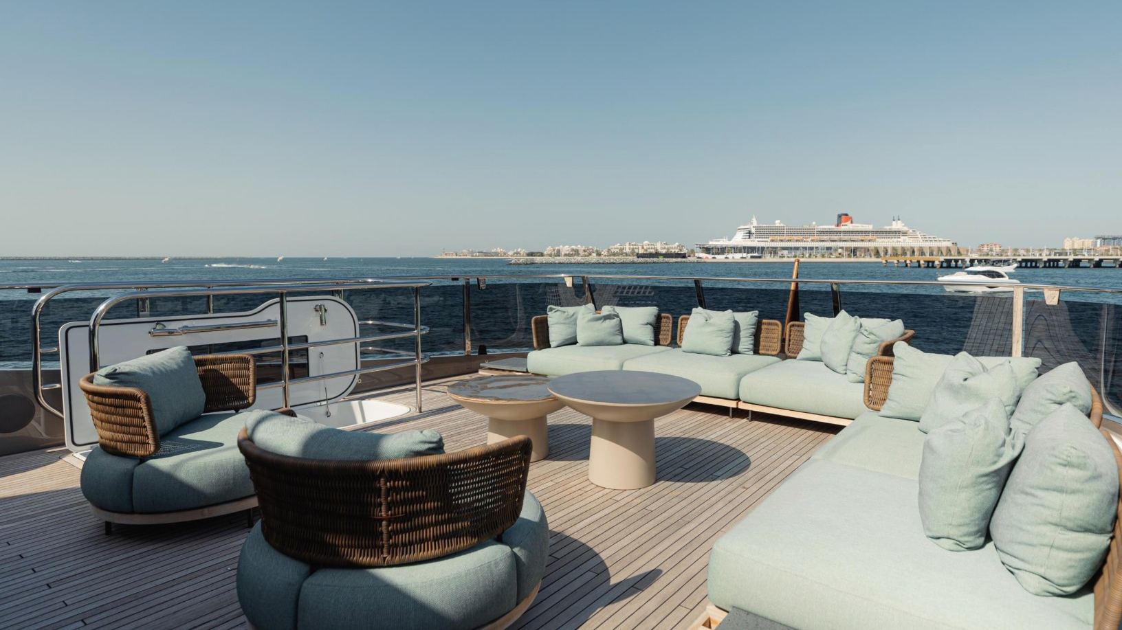 Princess 95X Super-flybridge: view 2