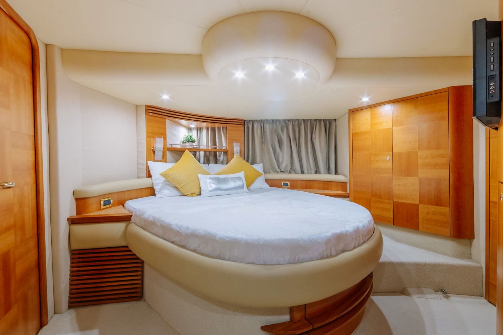 Azimut White Pearl: view 2
