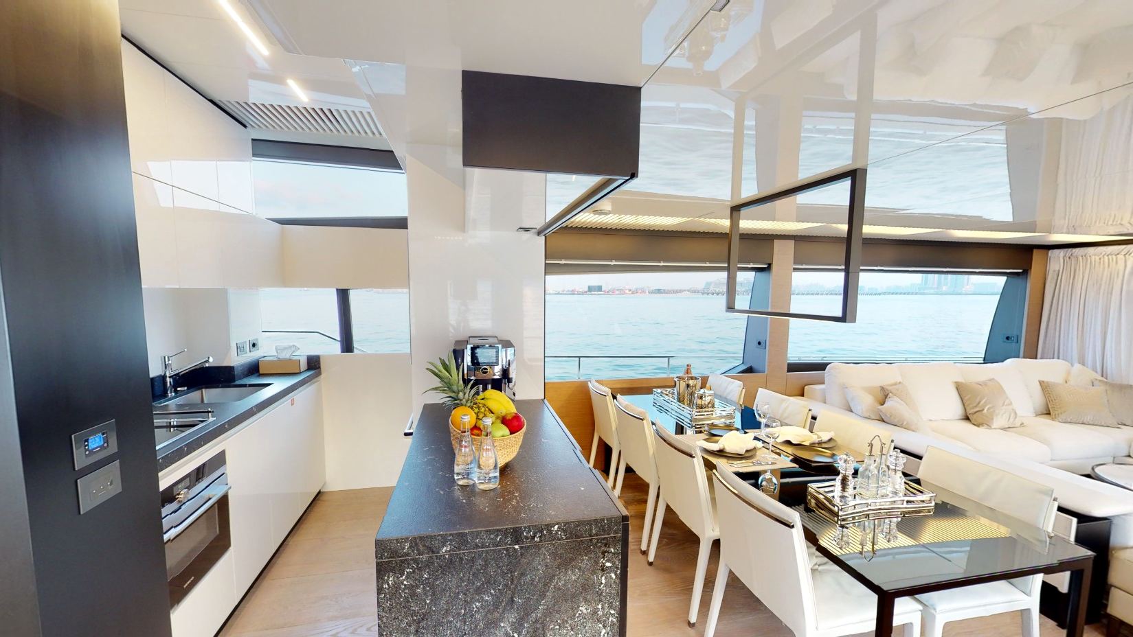 Ferretti 78 ft: view 13