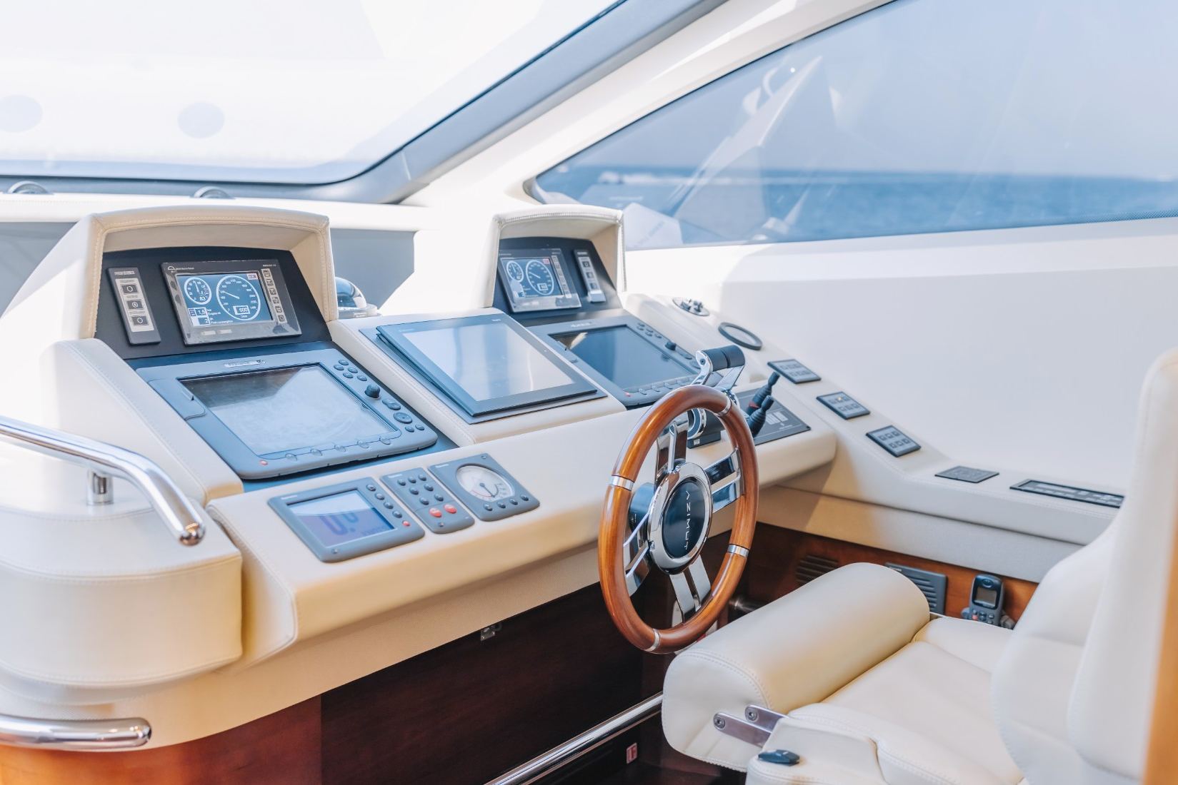 Azimut Viktoria: view 5