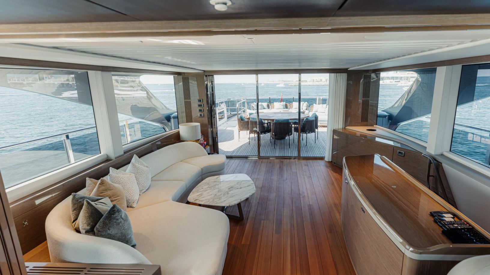 Princess 95X Super-flybridge: view 14