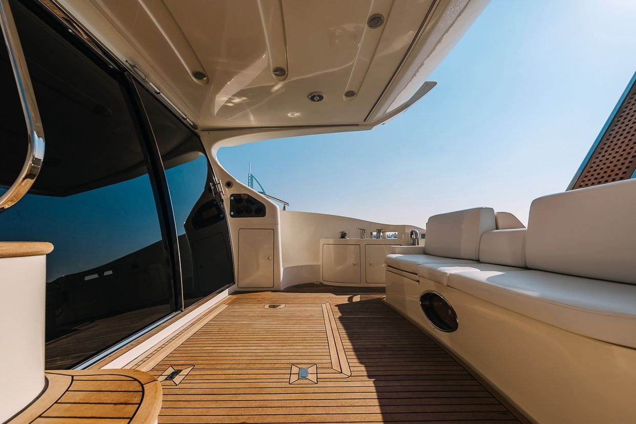 Azimut 8ofUs: view 4