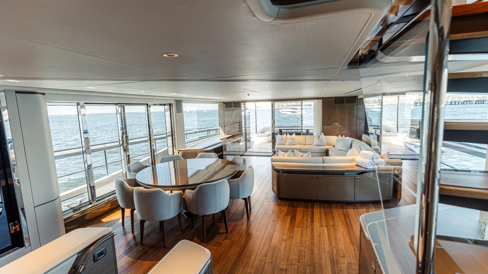 Princess 95X Super-flybridge: view 15