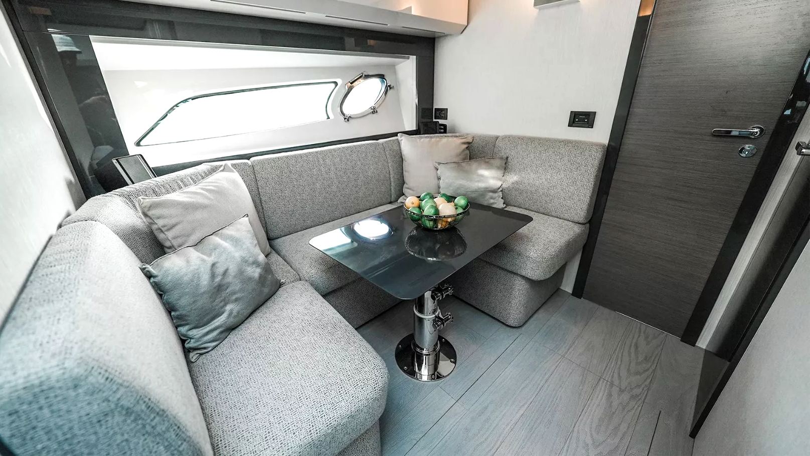 Pershing 5X Shark Grey: view 3
