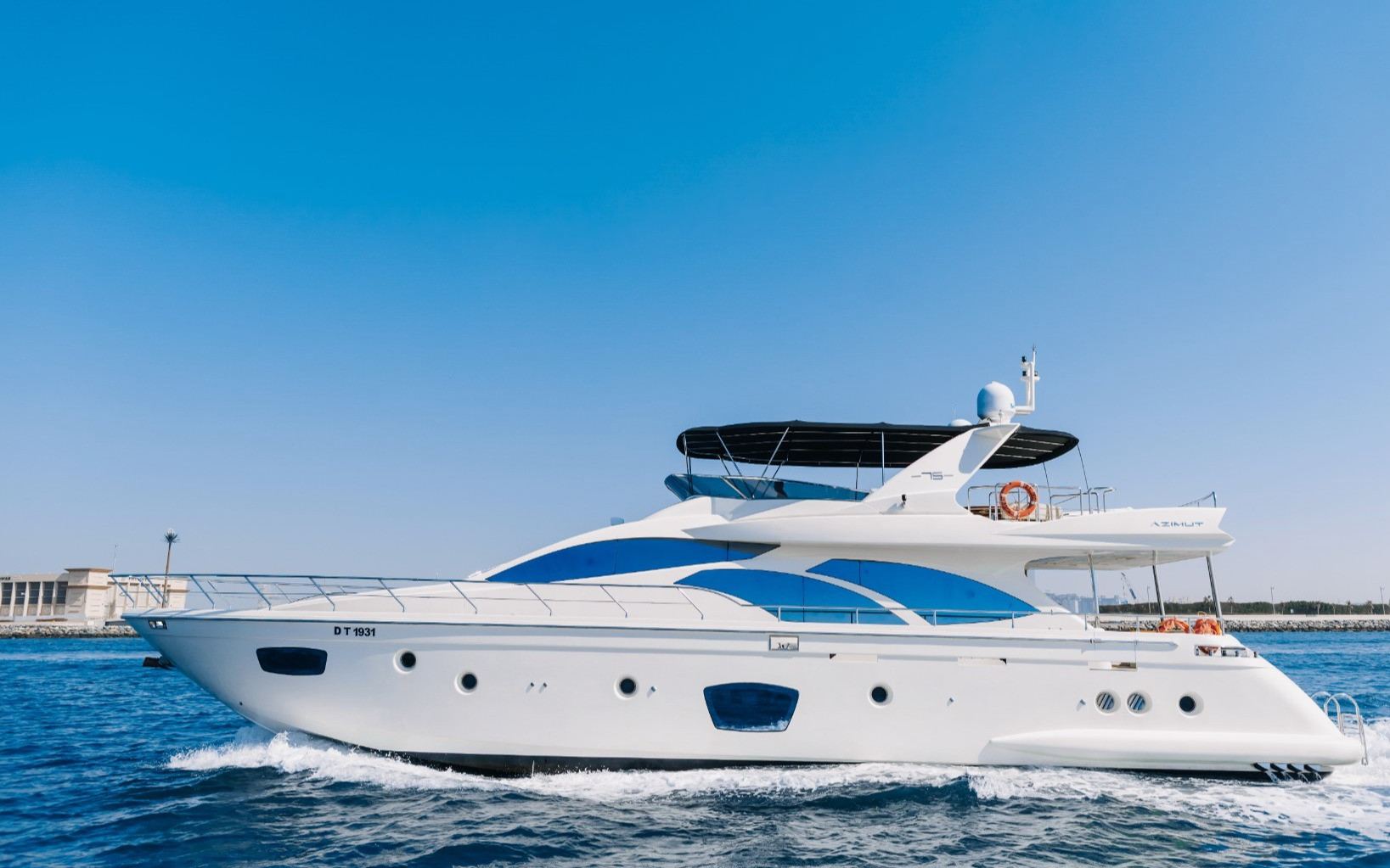 Azimut Viktoria (75 ft)