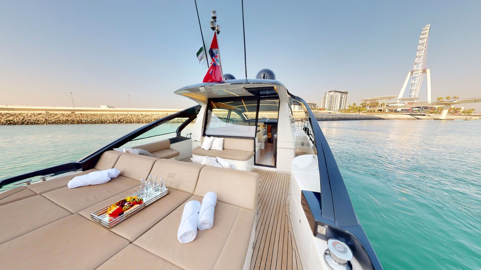Pershing 5X Pearl White: view 4