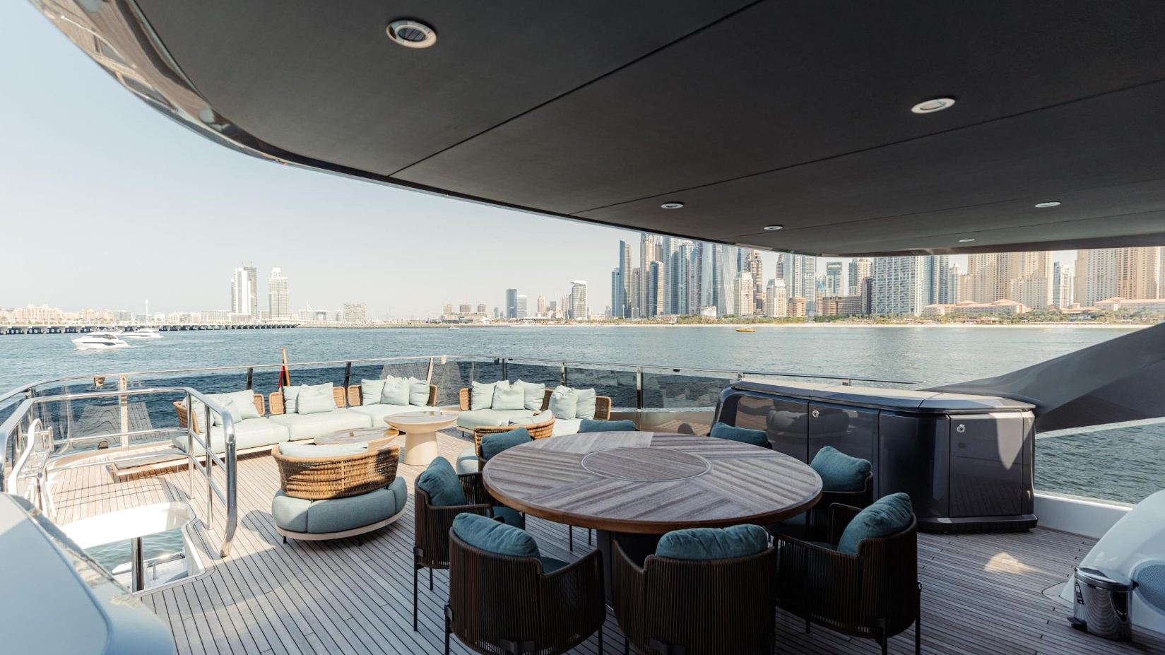 Princess 95X Super-flybridge: view 16