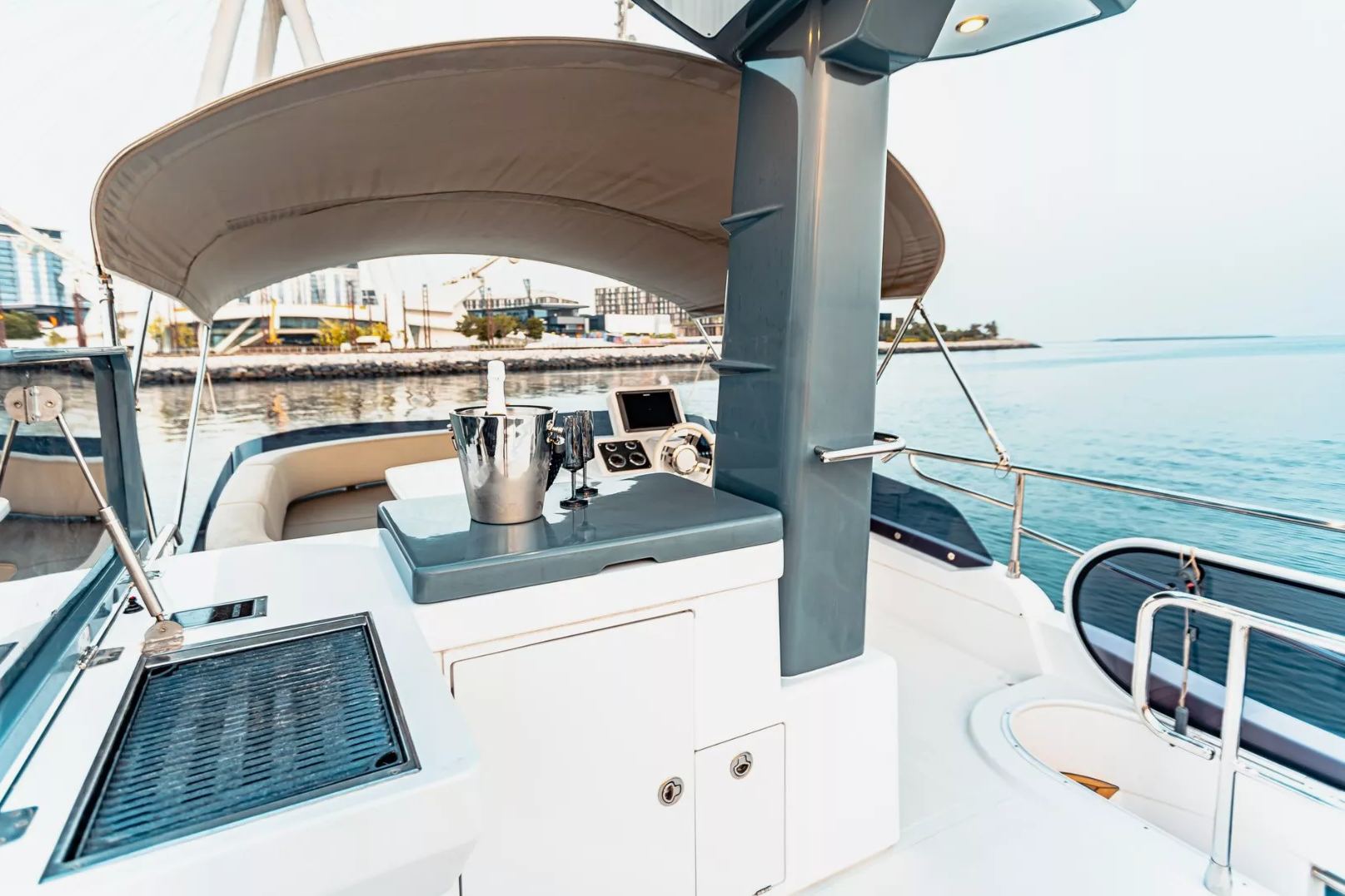 Azimut Magellano 43 ft: view 7
