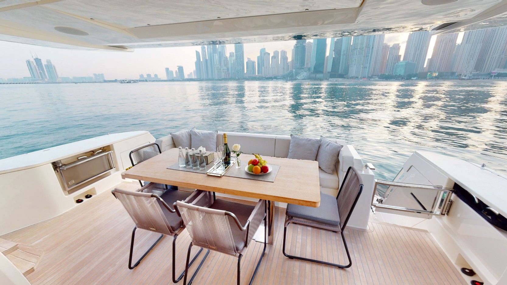 Ferretti 78 ft: view 14