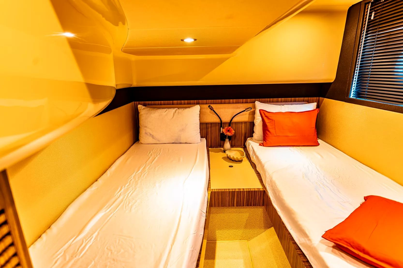 Azimut Magellano 43 ft: view 11