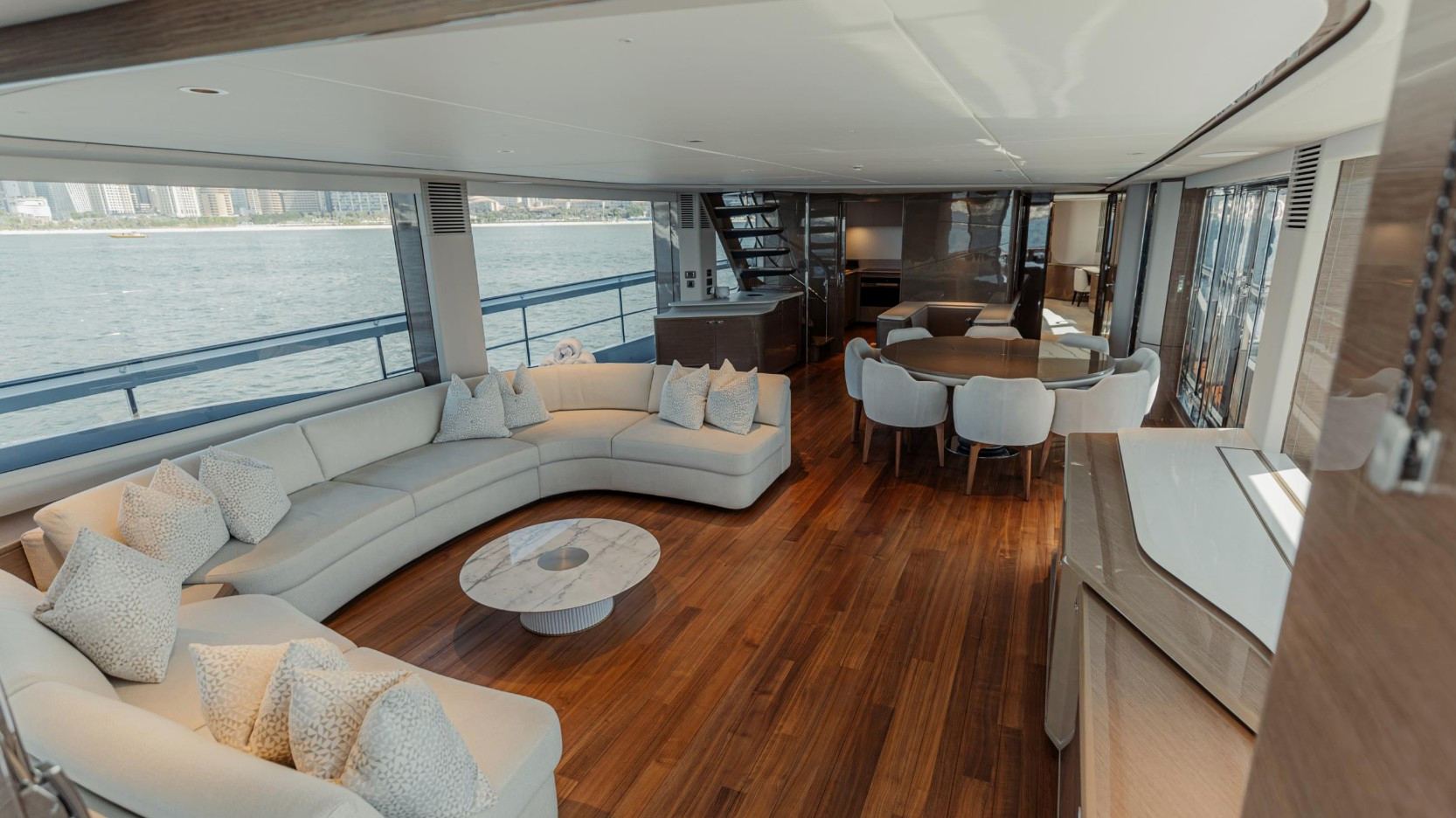 Princess 95X Super-flybridge: view 9