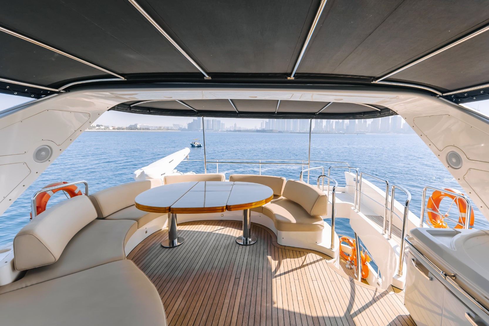 Azimut Viktoria: view 16