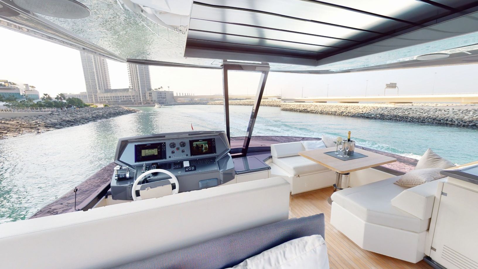 Ferretti 78 ft: view 2