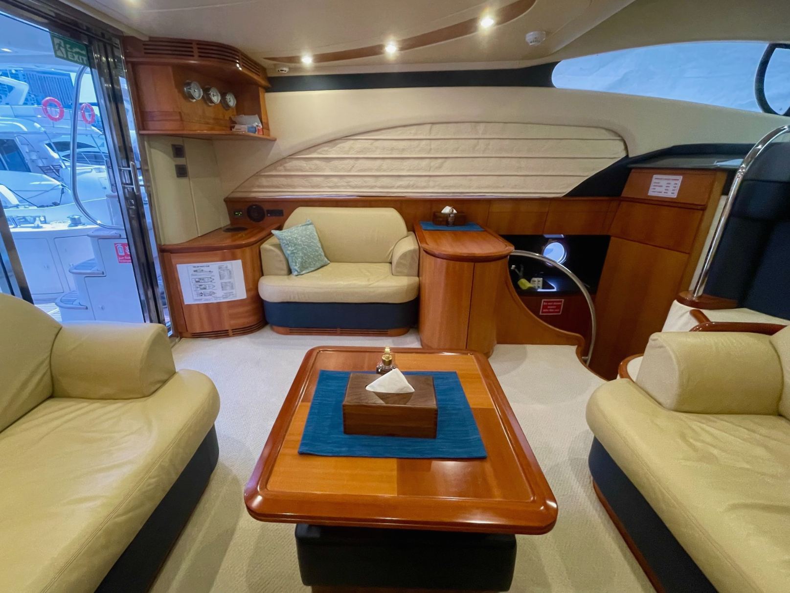 Azimut Grand Crew: view 2