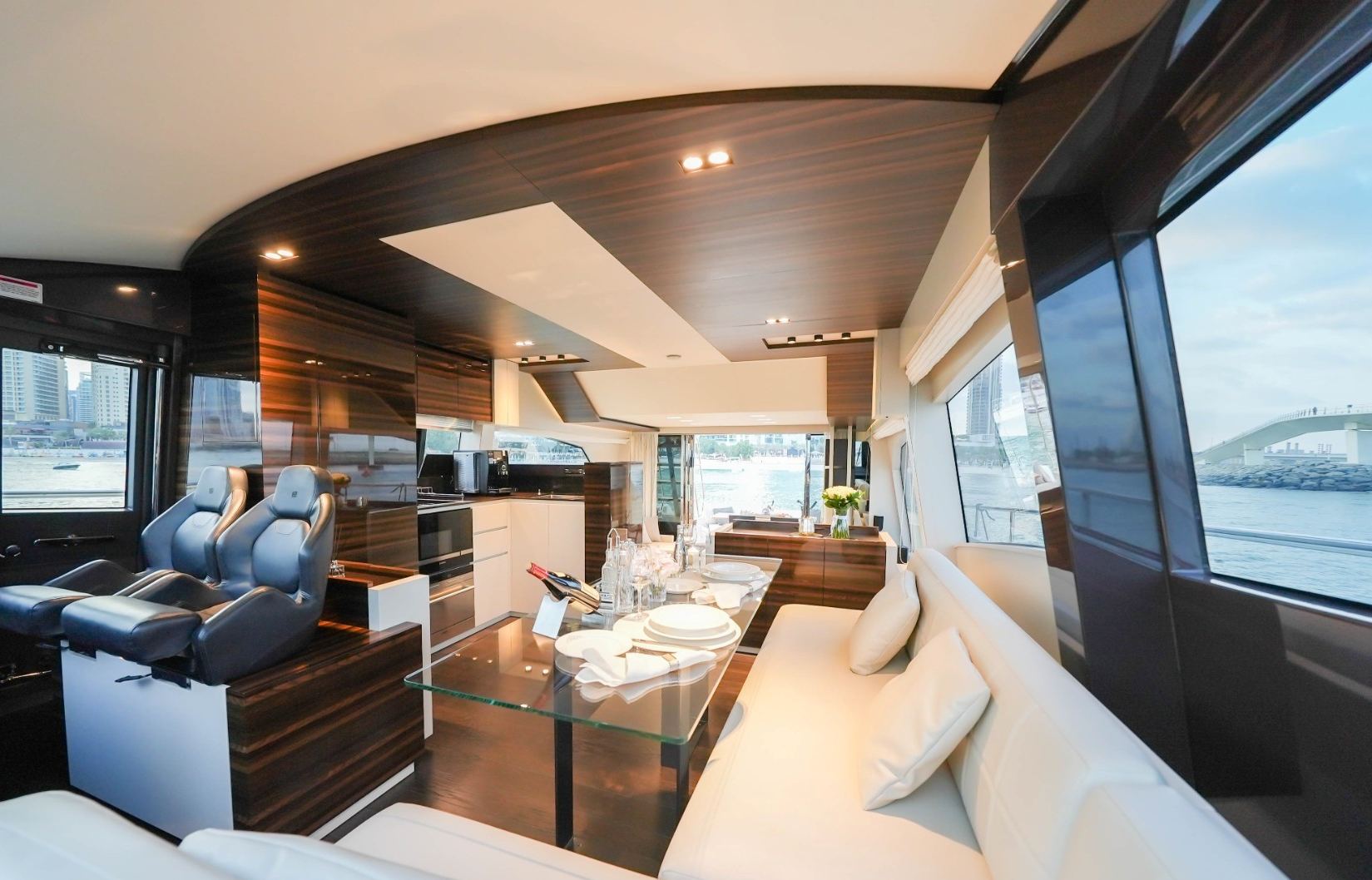 Ferretti 67 ft: view 13