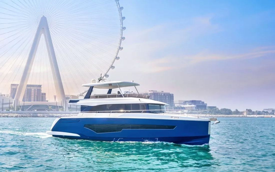 Sky Walker Taka Blue (62 ft)