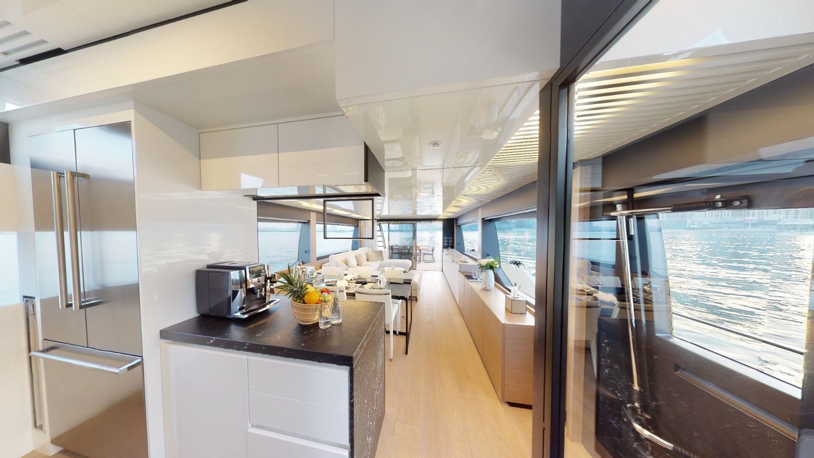 Ferretti 78 ft: view 6