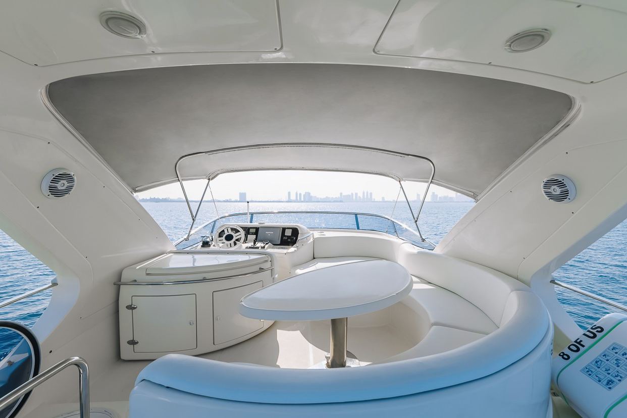 Azimut 8ofUs: view 3