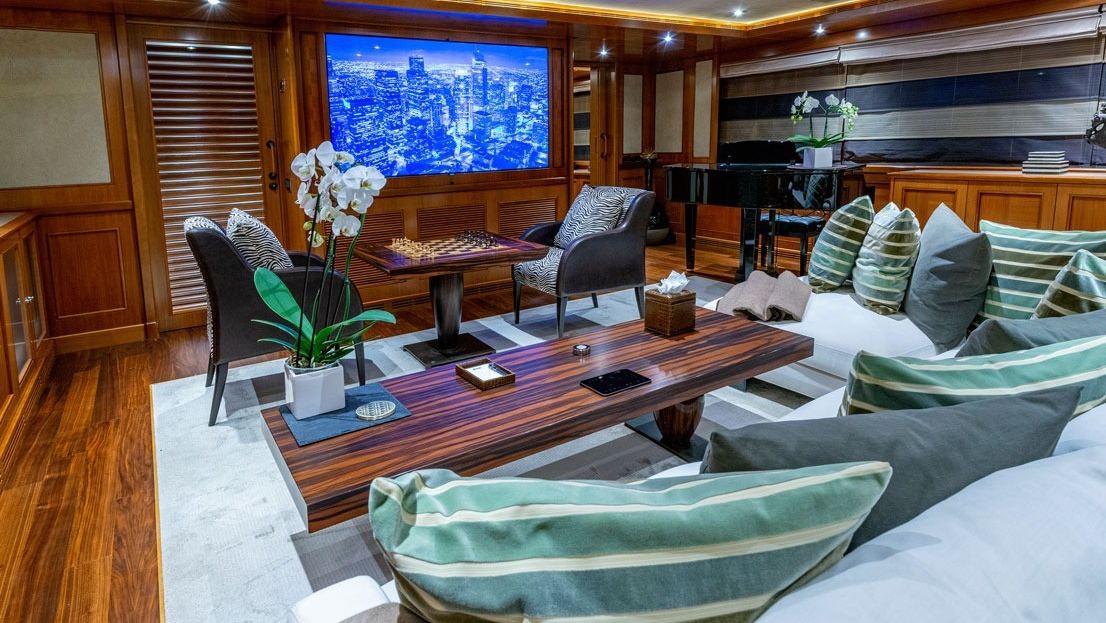 M/Y Behike: view 2