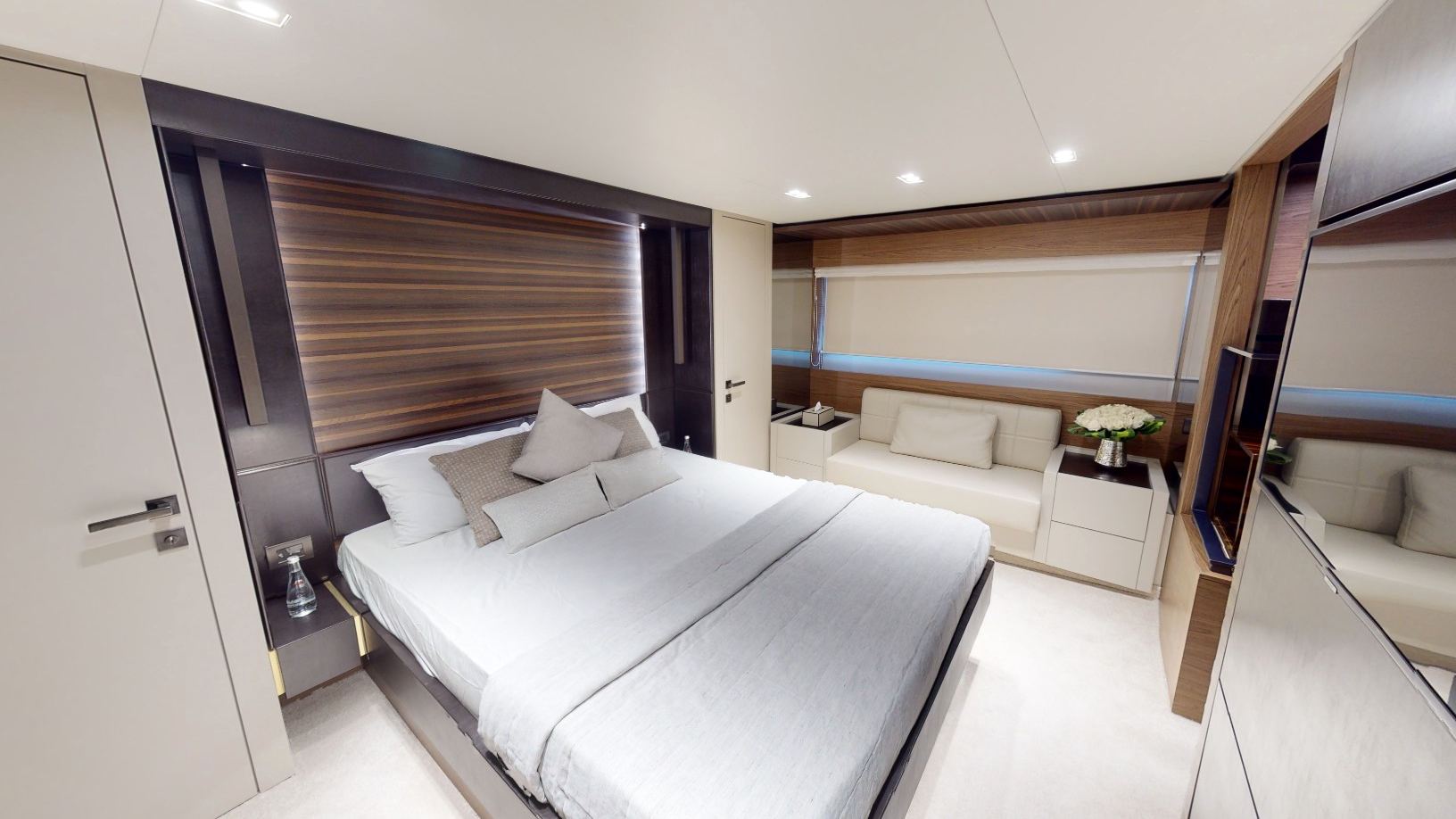 Ferretti 67 ft: view 4