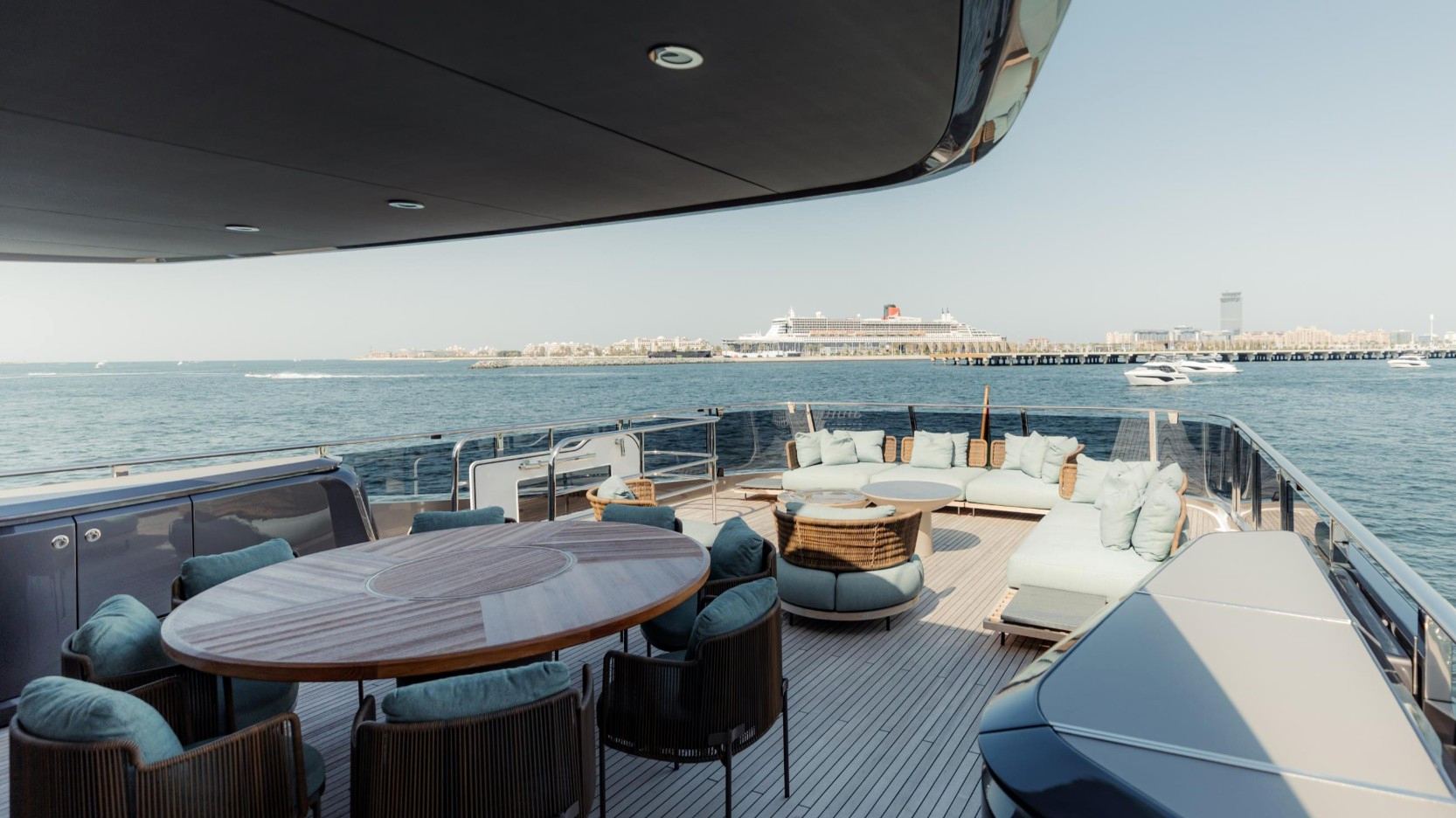 Princess 95X Super-flybridge: view 8