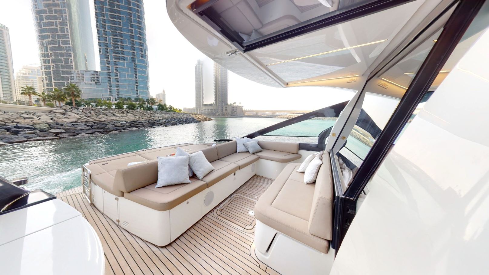 Pershing 5X Pearl White: view 7