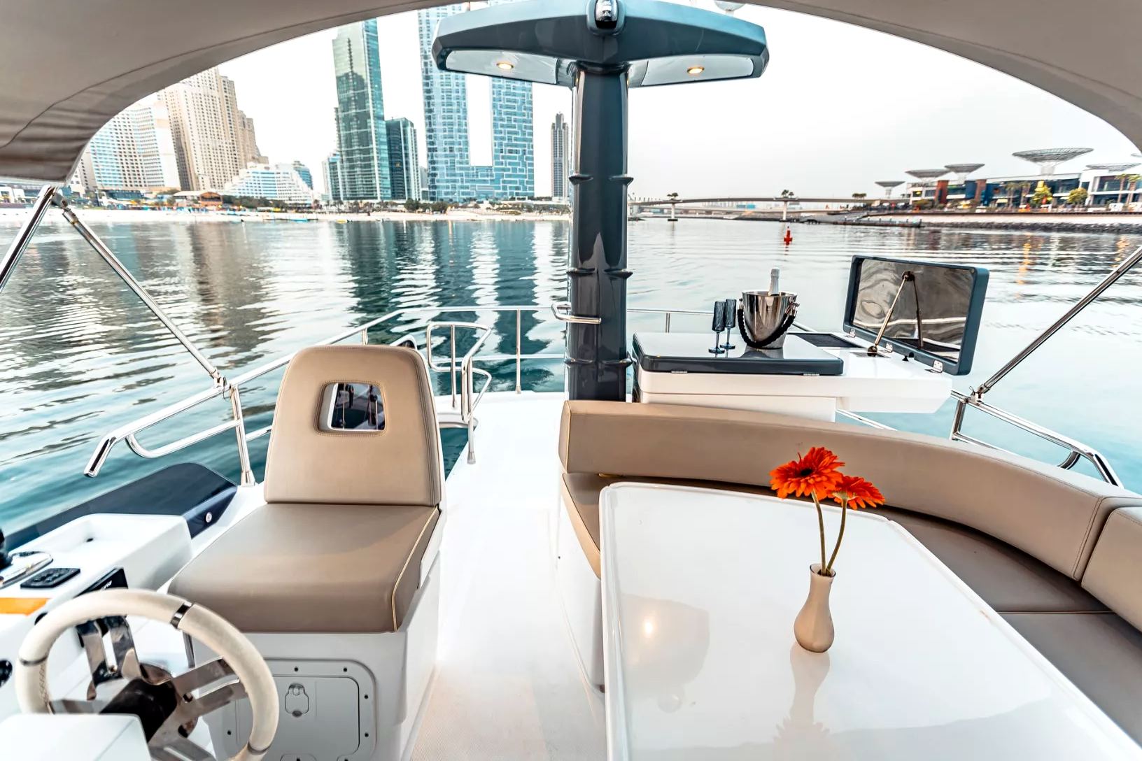 Azimut Magellano 43 ft: view 13