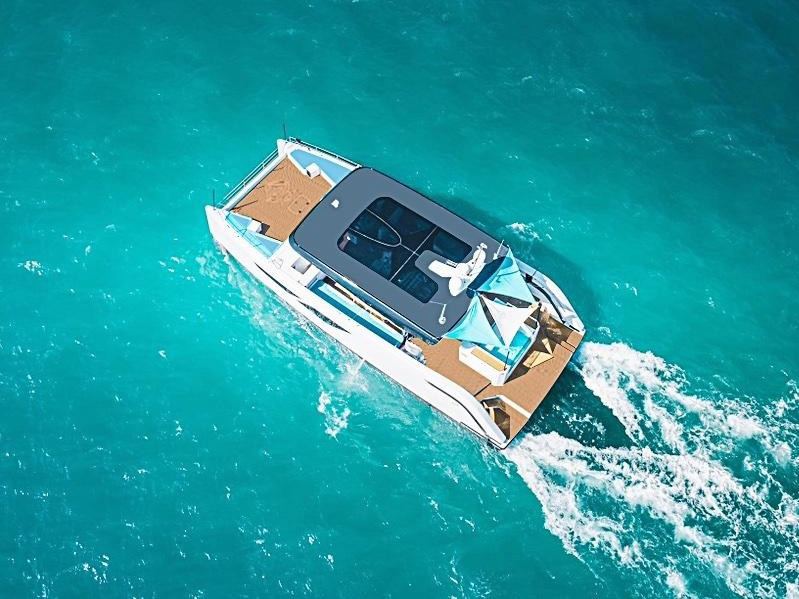 Catamaran Ozone: view 5