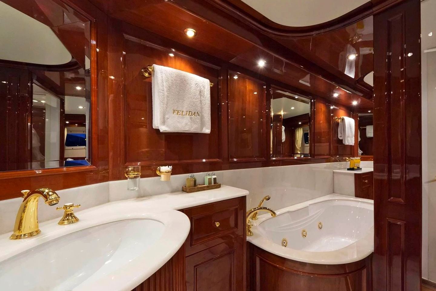 Benetti Gallus: view 9
