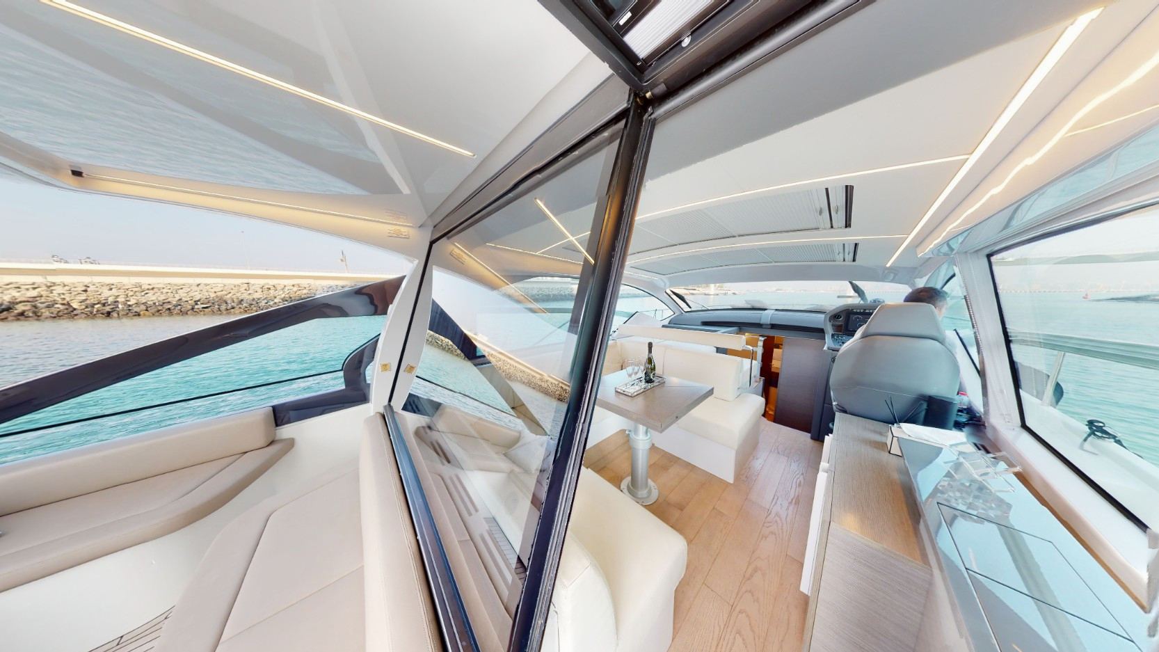 Pershing 5X Pearl White: view 14