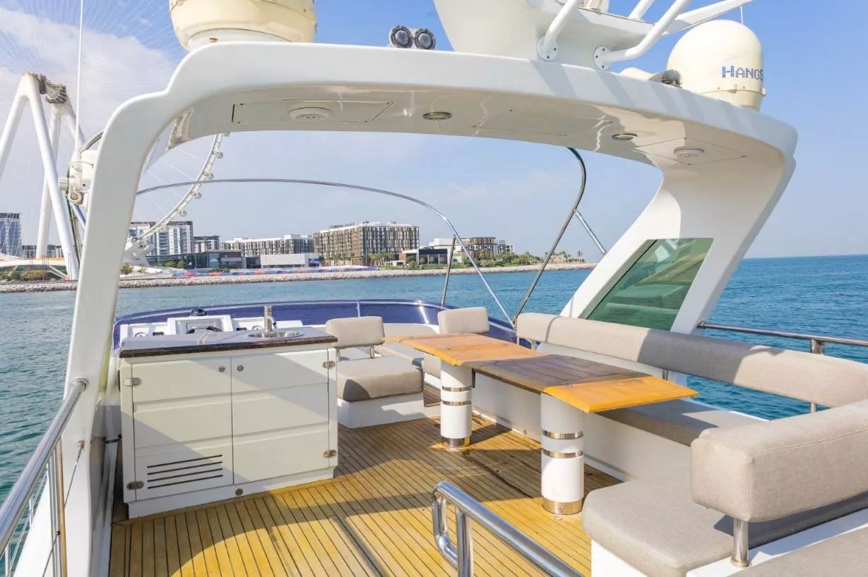 Azimut Lana: view 2