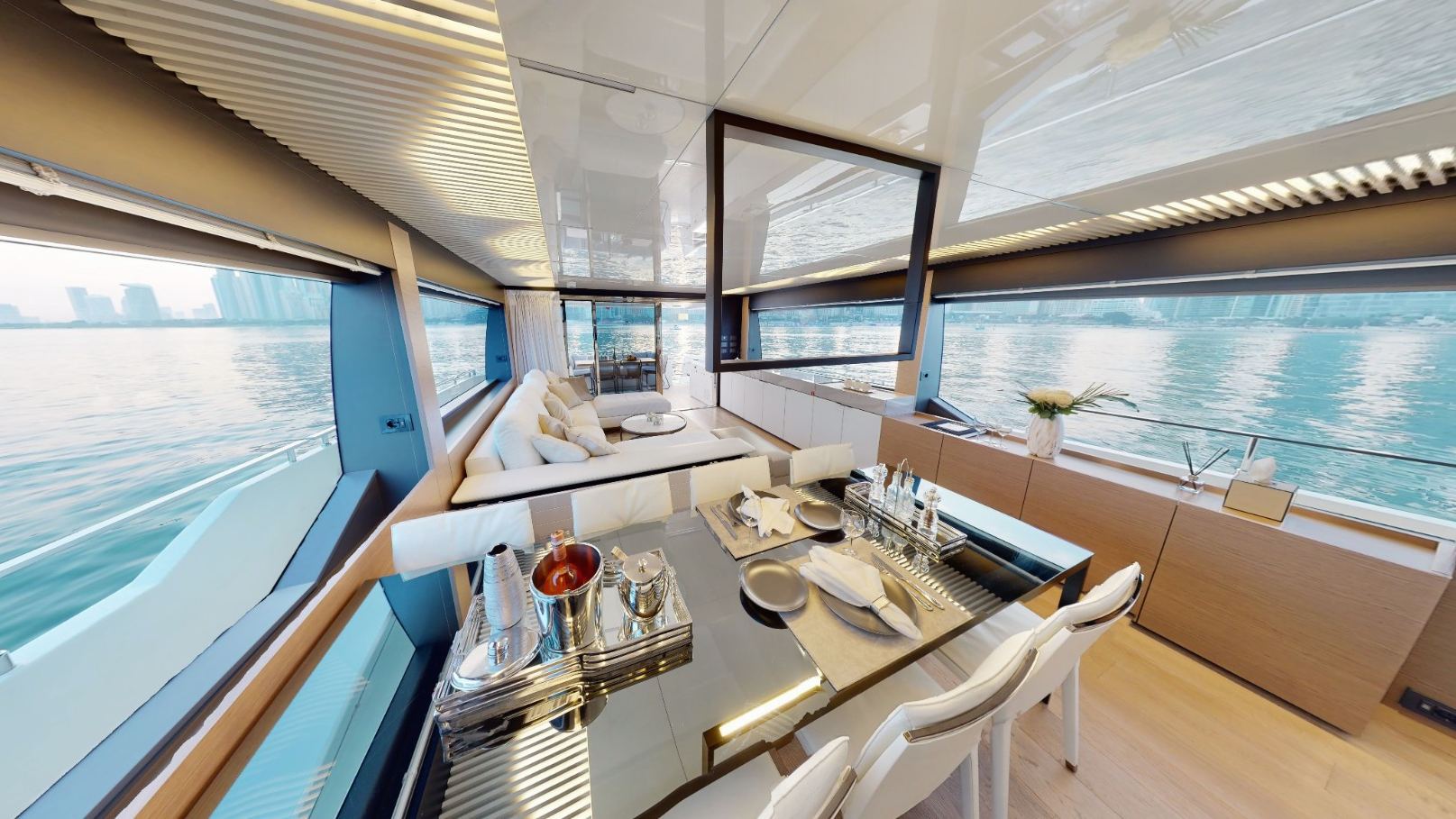 Ferretti 78 ft: view 10