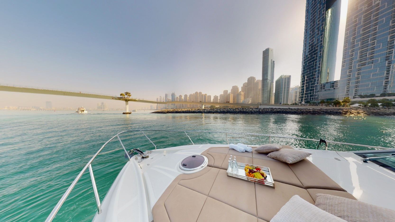 Pershing 5X Pearl White: view 12