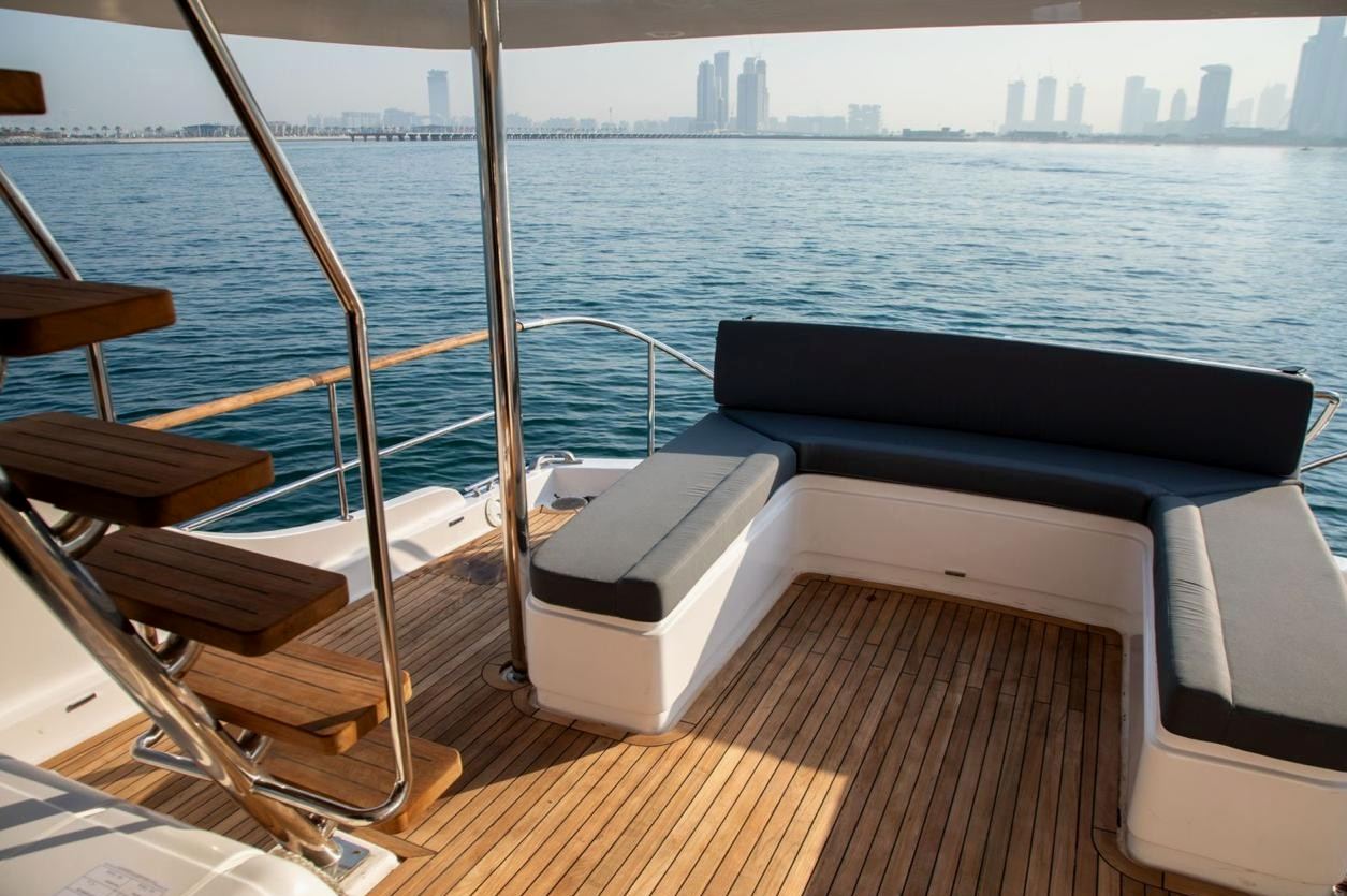 Vogue Hatteras: view 8