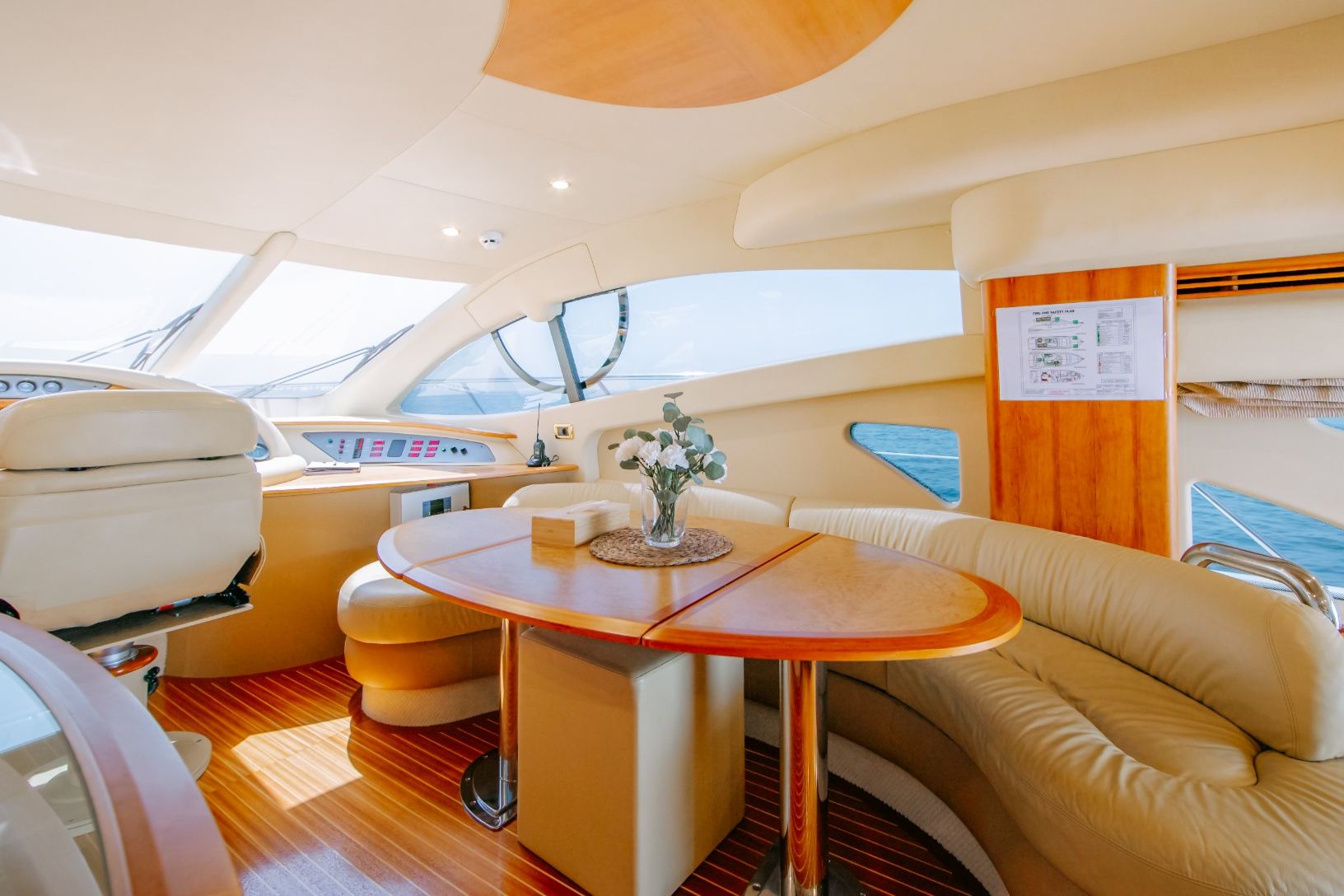 Azimut White Pearl: view 3