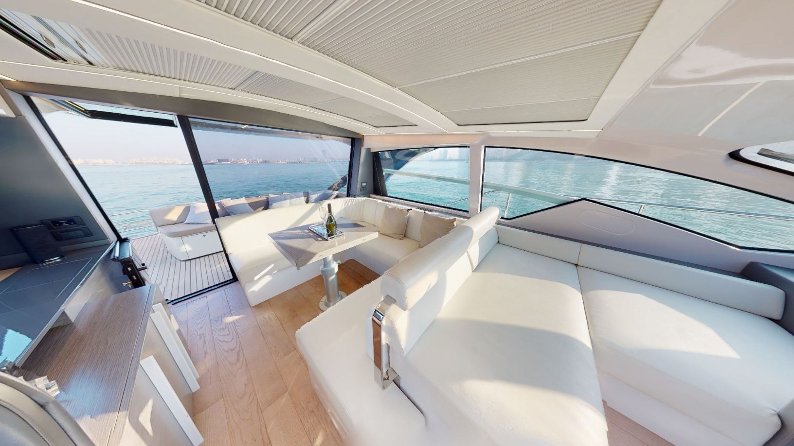 Pershing 5X Pearl White: view 11
