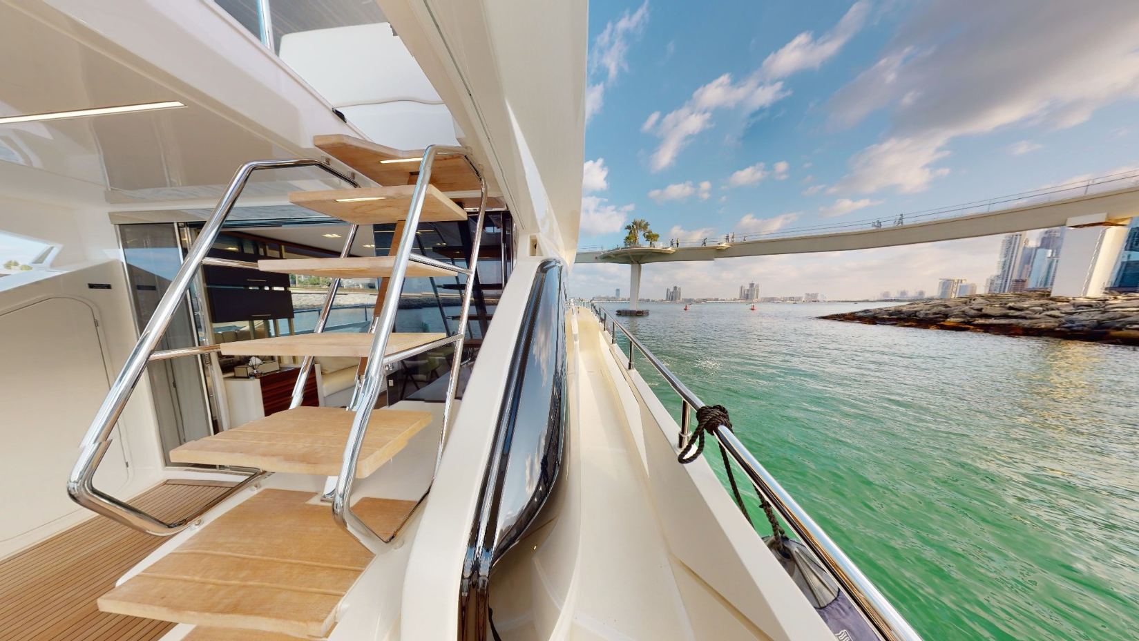 Ferretti 67 ft: view 16