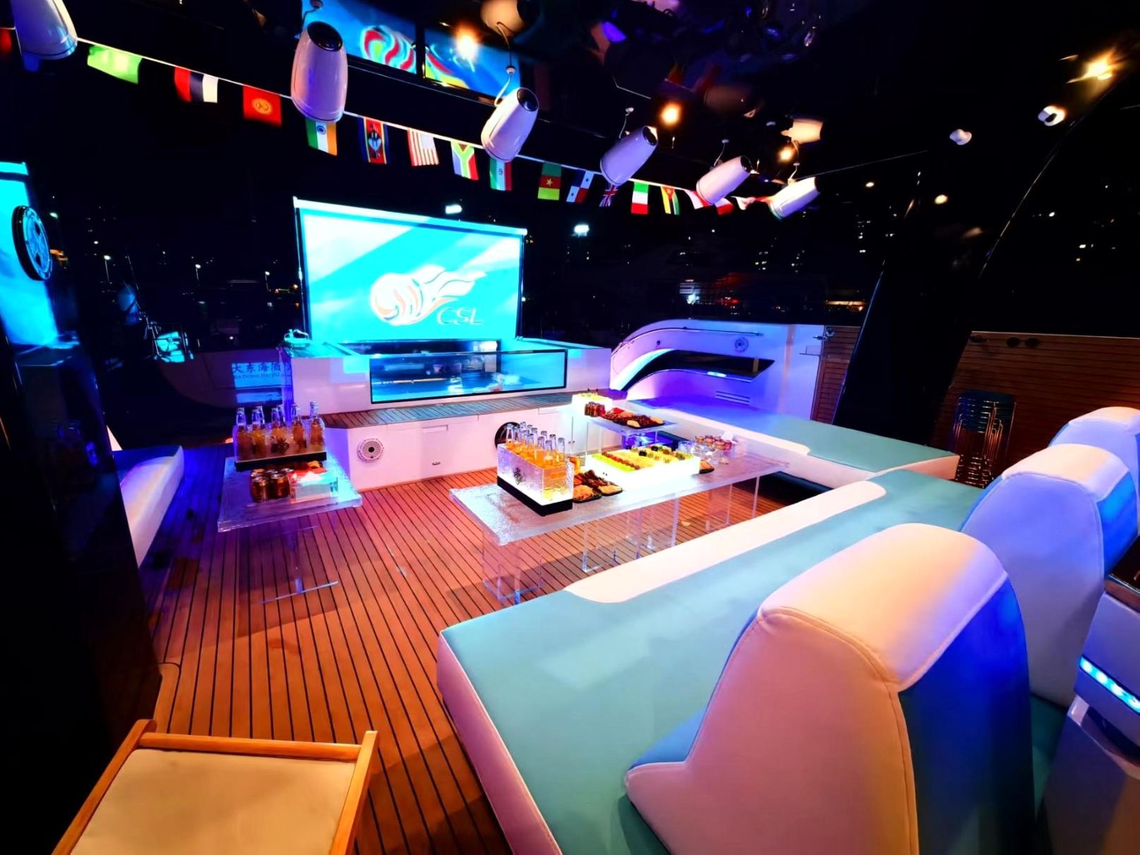 Catamaran Ozone: view 13