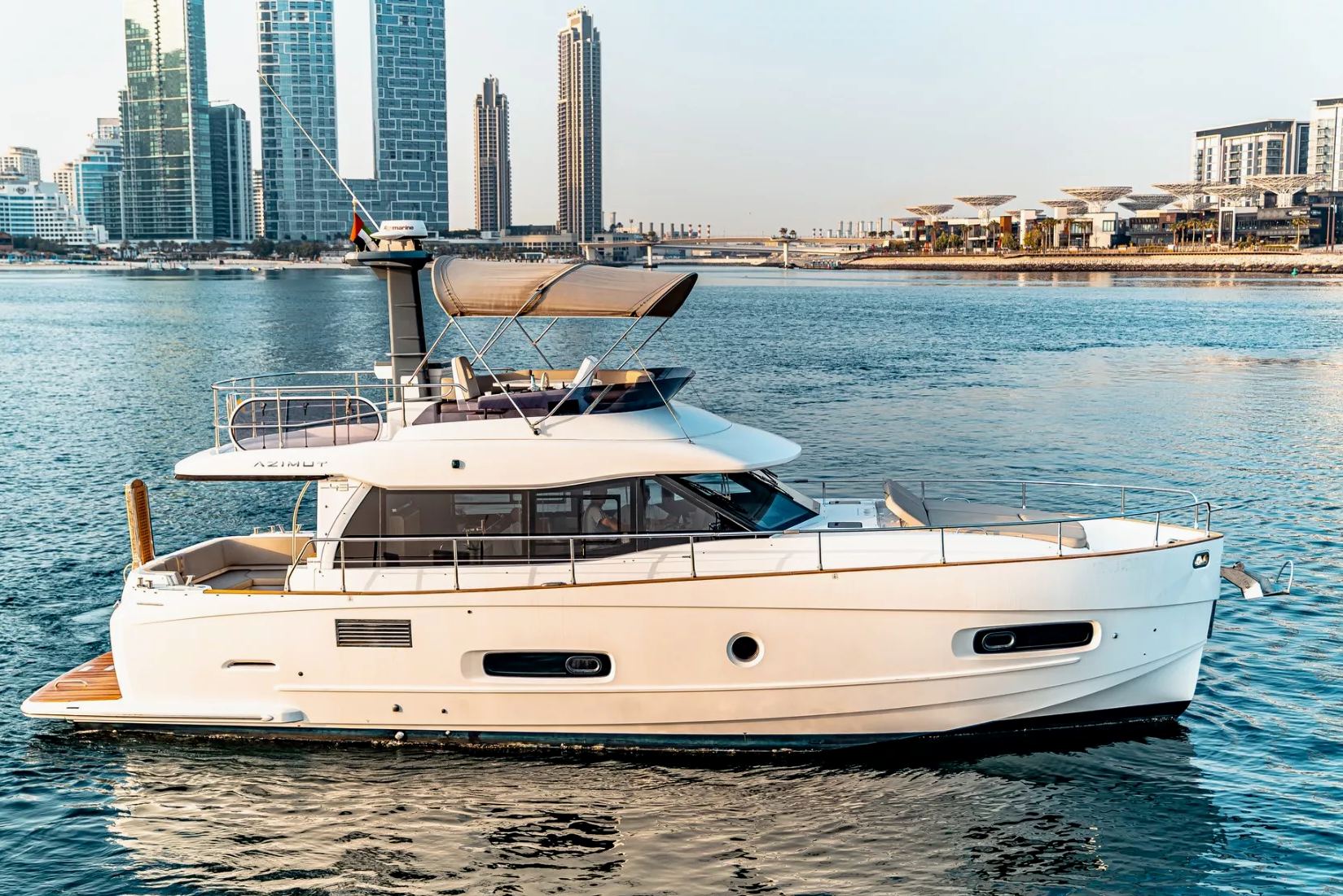 Azimut Magellano 43 ft: view 2