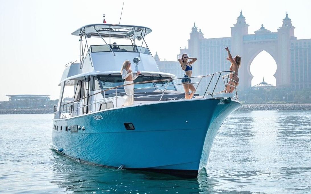 Vogue Hatteras (64 ft)