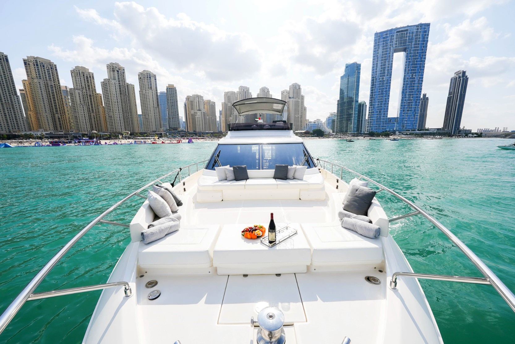 Ferretti 67 ft: view 3